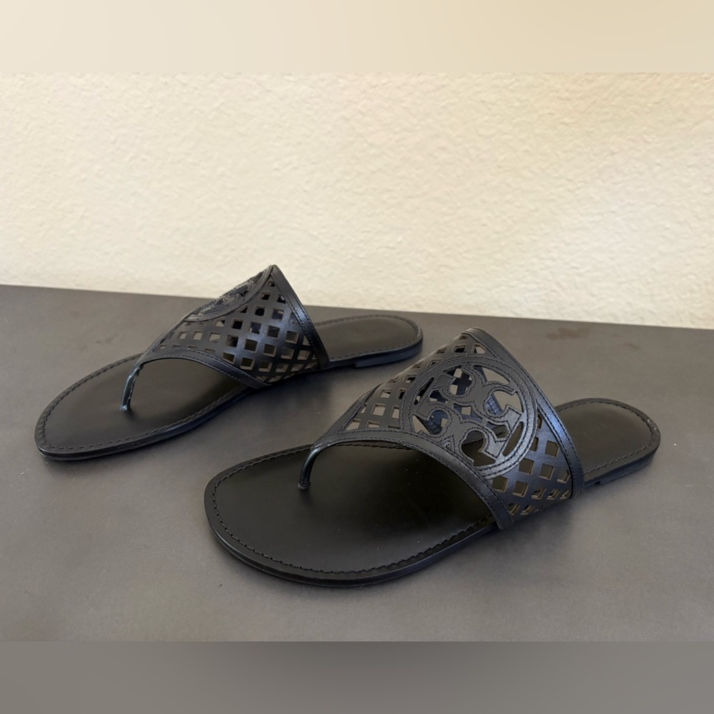 TORY BURCH THATCHED PERFORATED BLACK LEATHER THONG SANDAL SIZE 8 NEW